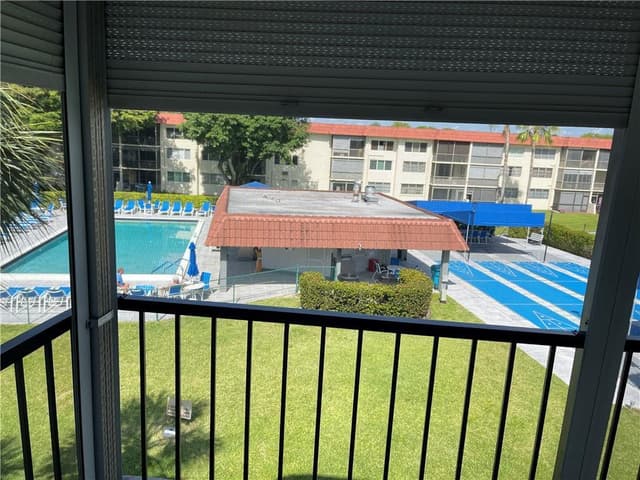 9410 N Hollybrook Lake Drive # 310, Pembroke Pines FL 33025 - Pembroke Pines, FL - Photo 3