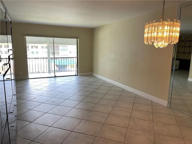 9410 N Hollybrook Lake Drive # 310, Pembroke Pines FL 33025 - Pembroke Pines, FL - Photo 5