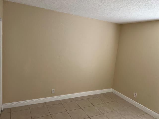 4425 Treehouse Lane # A, Tamarac FL 33319 - Tamarac, FL - Photo 3