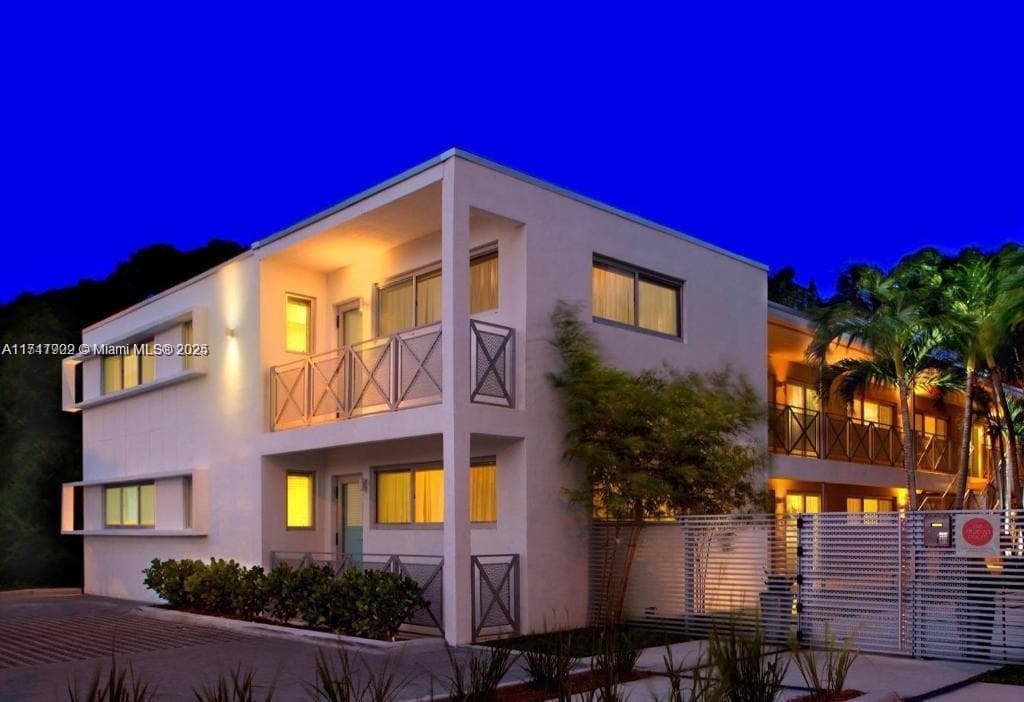 1816 Meridian Ave # 13, Miami Beach FL 33139 - Miami Beach, FL - Photo 1