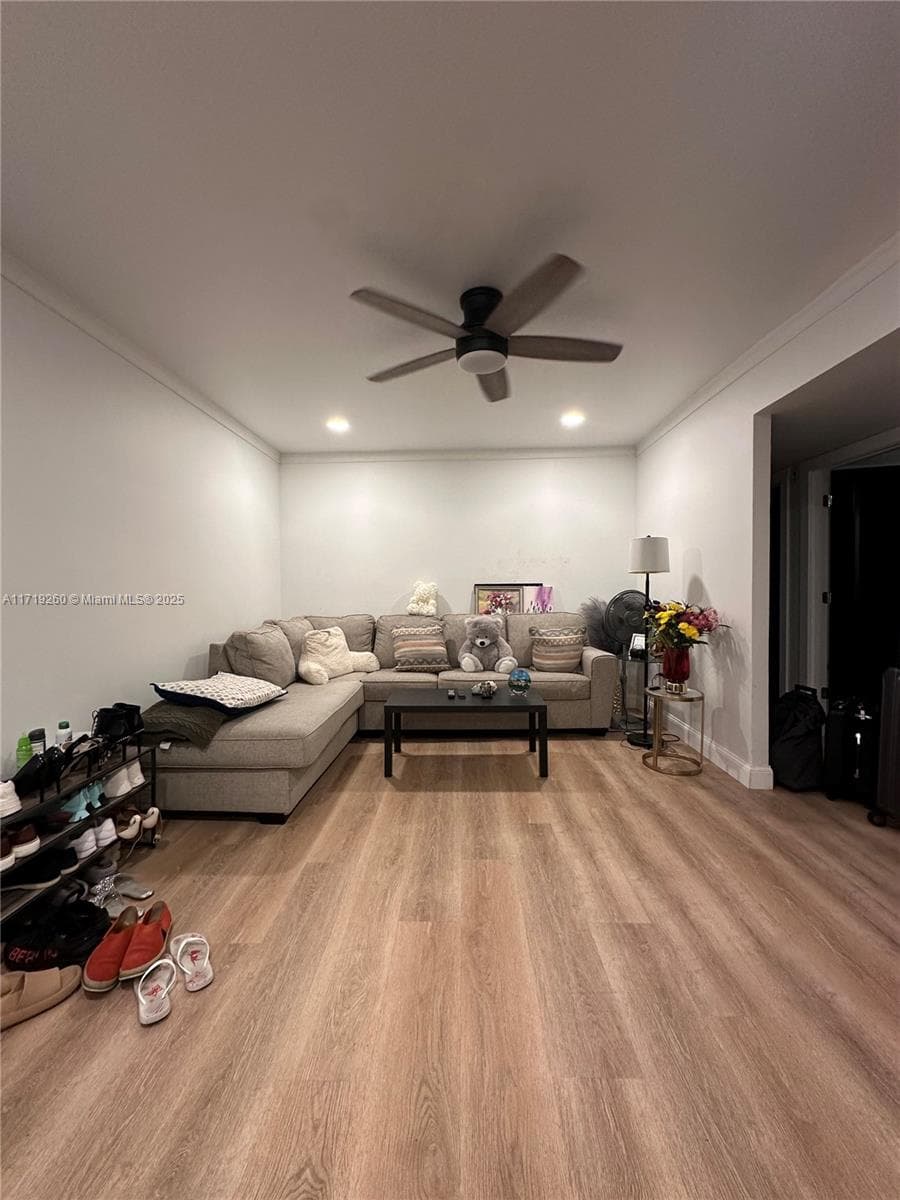 5100 SW 41st St # 328, Pembroke Park FL 33023