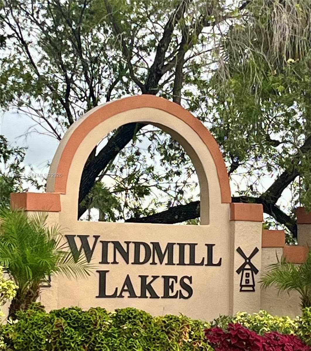 8710 SW 3rd St # 104, Pembroke Pines FL 33025