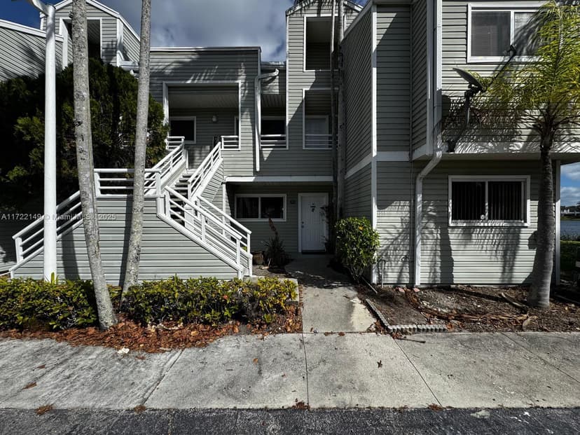 3437 NW 44th St # 208, Oakland Park FL 33309