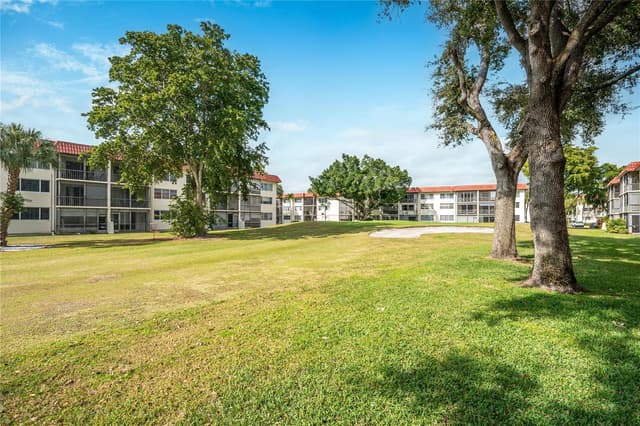 811 S Hollybrook Drive # 301, Pembroke Pines FL 33025 - Pembroke Pines, FL - Photo 6
