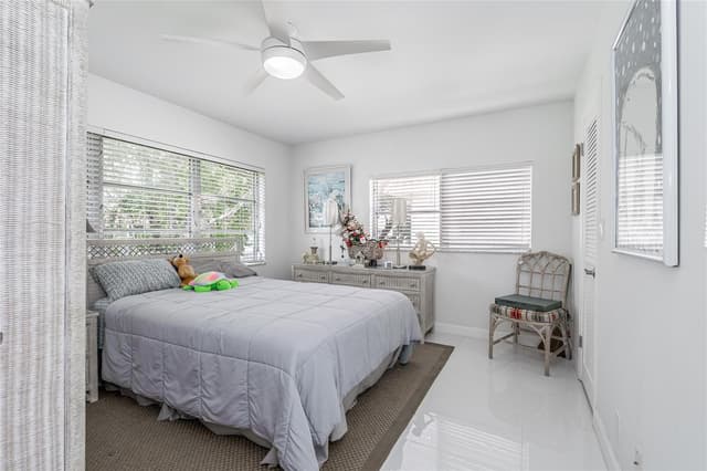 811 S Hollybrook Drive # 301, Pembroke Pines FL 33025 - Pembroke Pines, FL - Photo 4