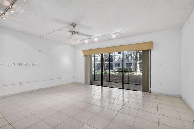 481 Ives Dairy Rd # 4, Miami FL 33179 - Miami, FL - Photo 7