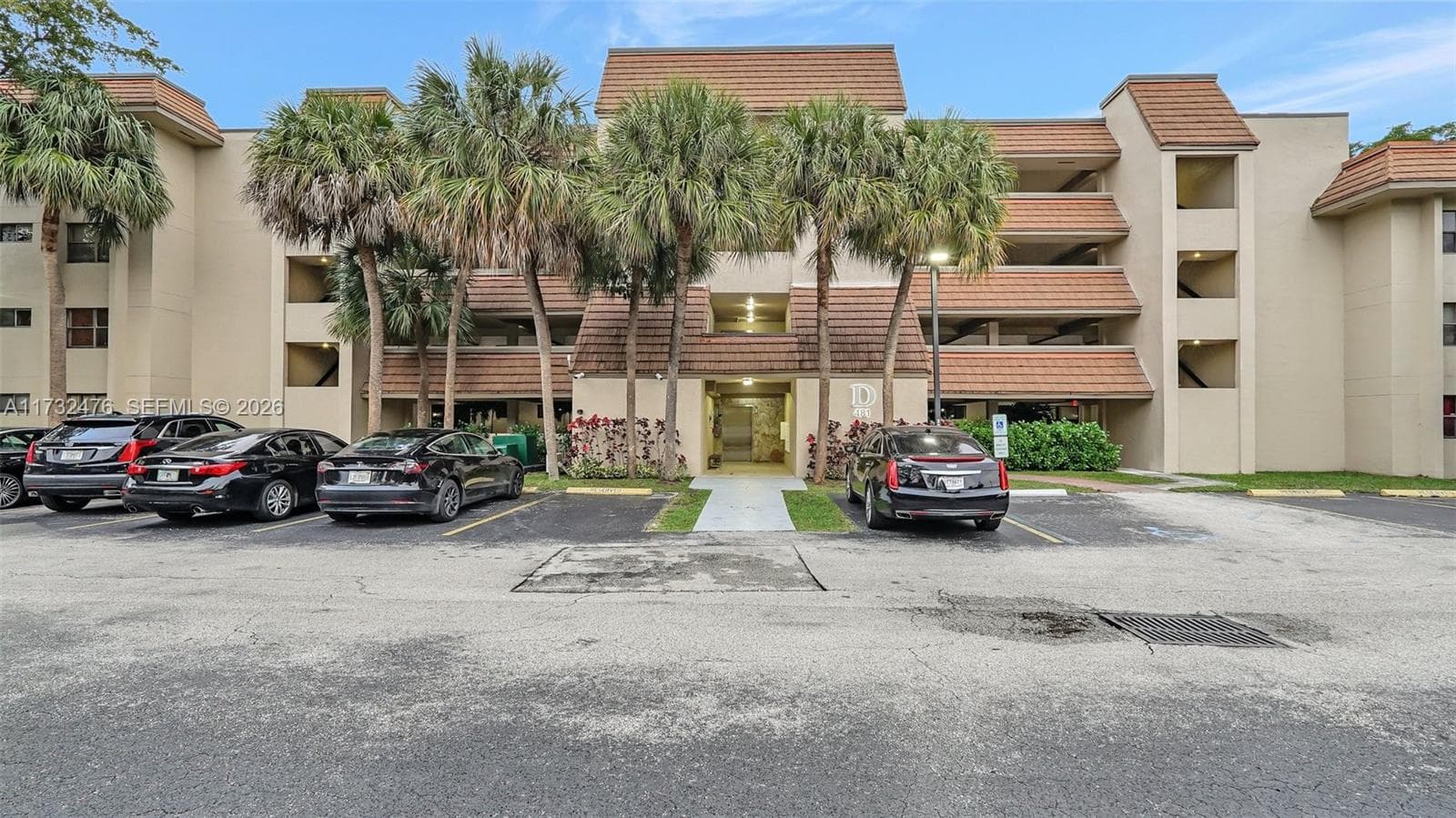 481 Ives Dairy Rd # 4, Miami FL 33179 - Miami, FL - Photo 1
