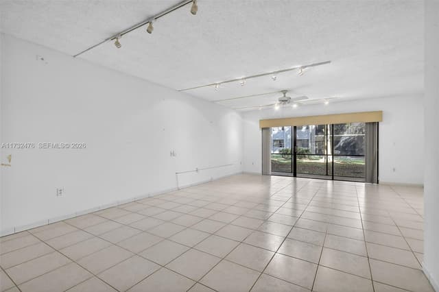 481 Ives Dairy Rd # 4, Miami FL 33179 - Miami, FL - Photo 4
