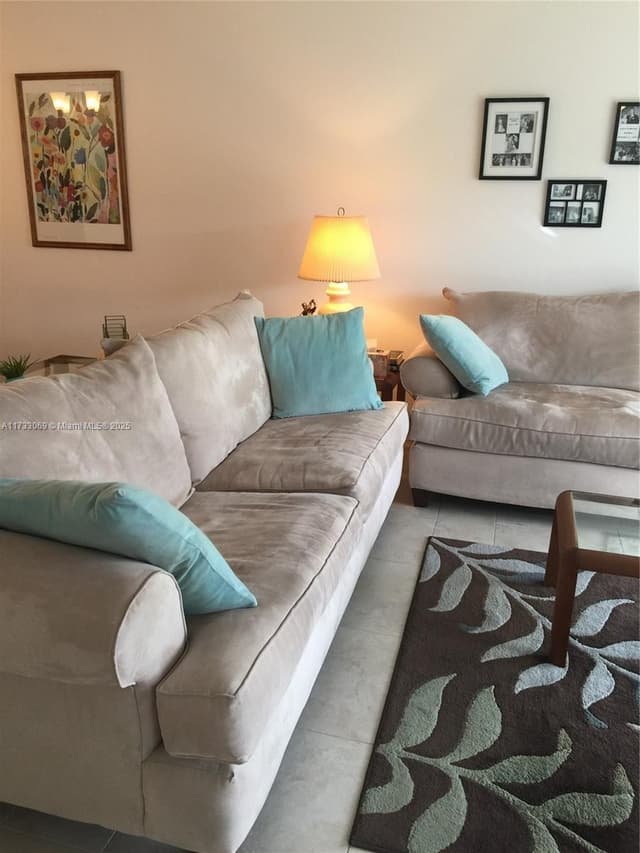 8960 S Hollybrook Blvd # 207, Pembroke Pines FL 33025 - Pembroke Pines, FL - Photo 2