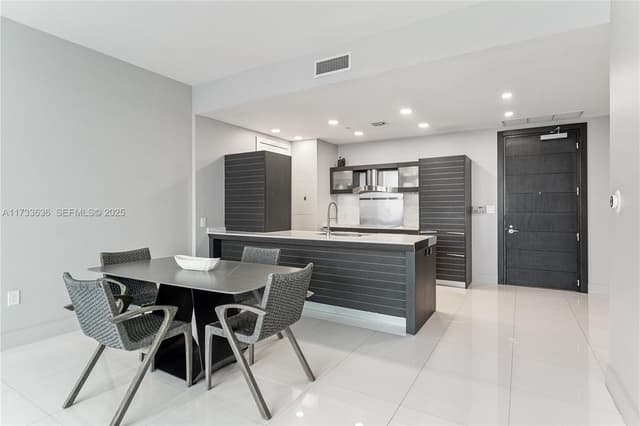 200 Biscayne Boulevard Way # 4912, Miami FL 33131 - Miami, FL - Photo 3