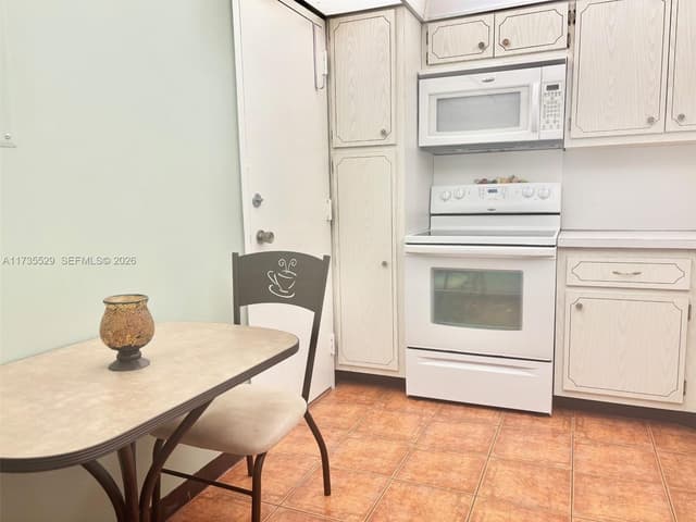1965 S Ocean Dr # 11N, Hallandale Beach FL 33009 - Hallandale Beach, FL - Photo 2
