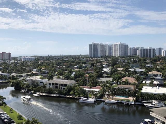 427 Golden Isles Dr # 15J, Hallandale Beach FL 33009 - Hallandale Beach, FL - Photo 2