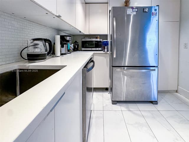 100 Bayview Dr # 721, Sunny Isles Beach FL 33160 - Sunny Isles Beach, FL - Photo 5