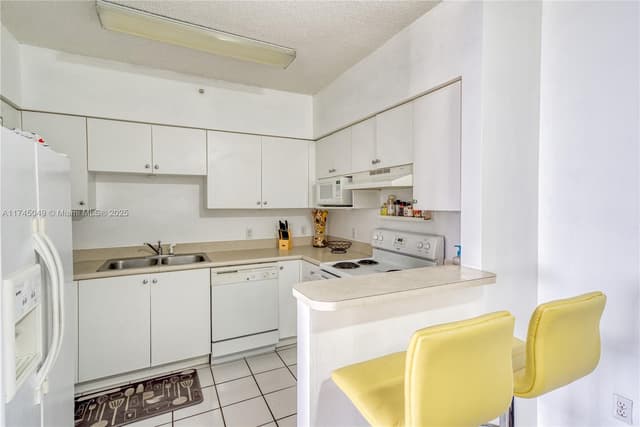 5091 NW 7th St # 1001, Miami FL 33126 - Miami, FL - Photo 7