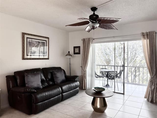 1055 Country Club Drive # 404, Margate FL 33063 - Margate, FL - Photo 7