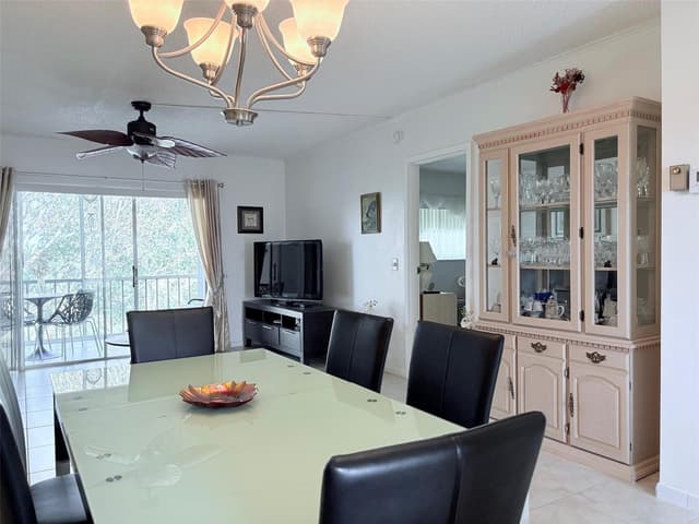 1055 Country Club Drive # 404, Margate FL 33063 - Margate, FL - Photo 5