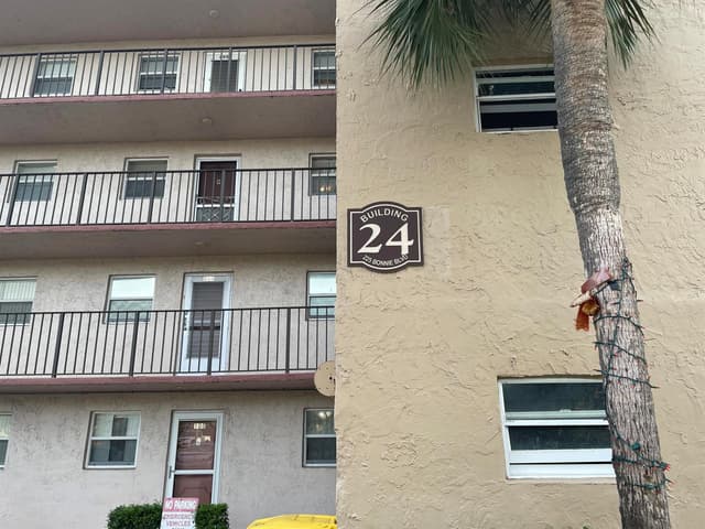 225 Bonnie Boulevard # 211, Palm Springs FL 33461 - Palm Springs, FL - Photo 3