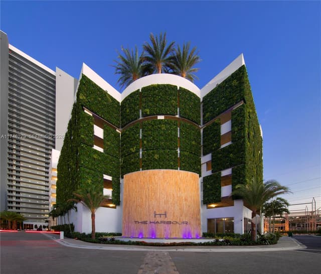 16385 Biscayne Blvd # 1221, North Miami Beach FL 33160 - North Miami Beach, FL - Photo 2