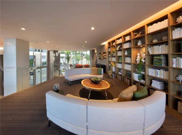 16385 Biscayne Blvd # 1221, North Miami Beach FL 33160 - North Miami Beach, FL - Photo 4