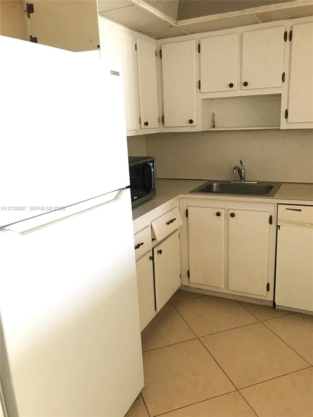 16950 W Dixie Hwy A631 Hwy # 631, North Miami Beach FL 33160 - North Miami Beach, FL - Photo 6