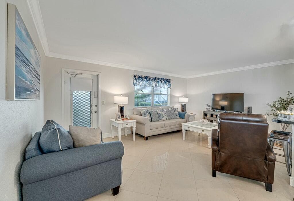 350 Tuscany G, Delray Beach FL 33446 - Delray Beach, FL - Photo 1