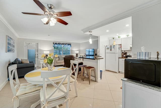 350 Tuscany G, Delray Beach FL 33446 - Delray Beach, FL - Photo 4