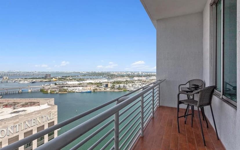335 S Biscayne Blvd, Miami FL 33131