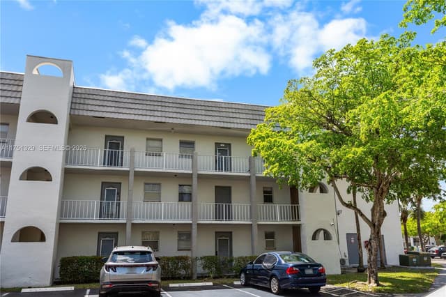 8450 Sunrise Lakes Blvd # 306, Sunrise FL 33322 - Sunrise, FL - Photo 2