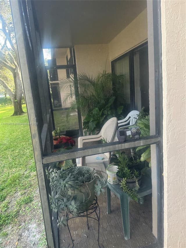 5851 Washington St # 84, Hollywood FL 33121 - Hollywood, FL - Photo 2