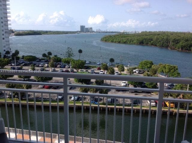 400 Kings Point Dr # 810, Sunny Isles Beach FL 33160 - Sunny Isles Beach, FL - Photo 5