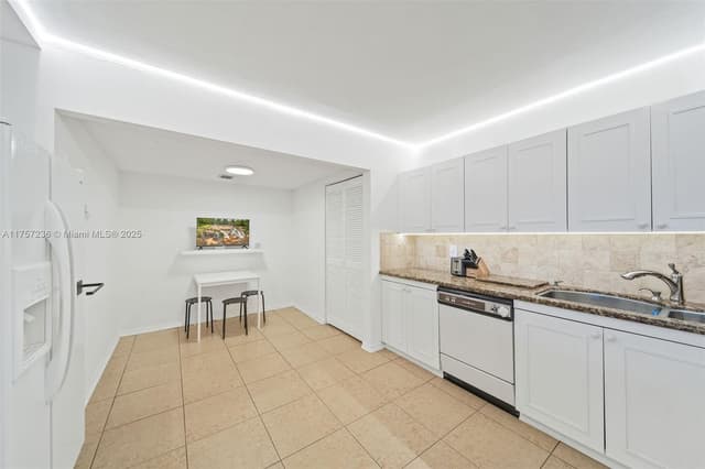 2500 Parkview Dr # 812, Hallandale Beach FL 33009 - Hallandale Beach, FL - Photo 6