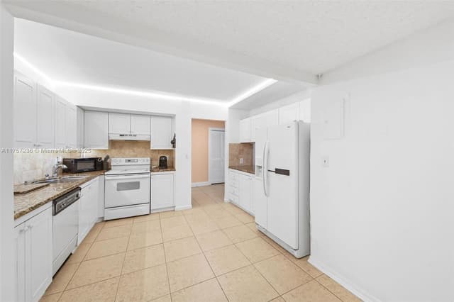 2500 Parkview Dr # 812, Hallandale Beach FL 33009 - Hallandale Beach, FL - Photo 5