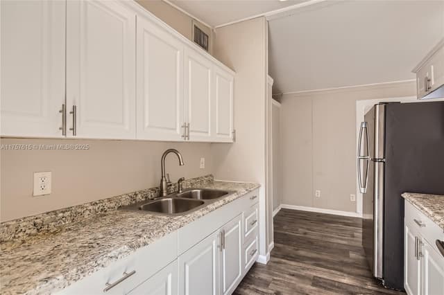 1753 NE 178th St, North Miami Beach FL 33162 - North Miami Beach, FL - Photo 4