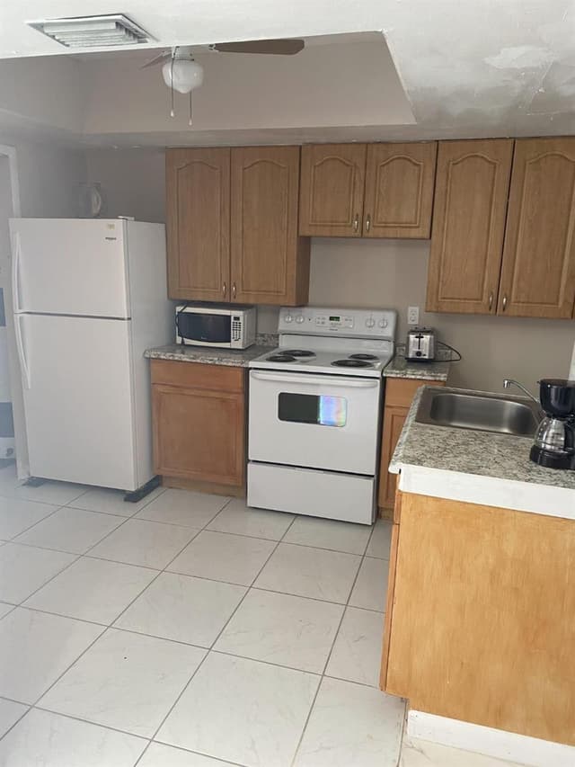 1110 S 29th Avenue, Hollywood FL 33020 - Hollywood, FL - Photo 3