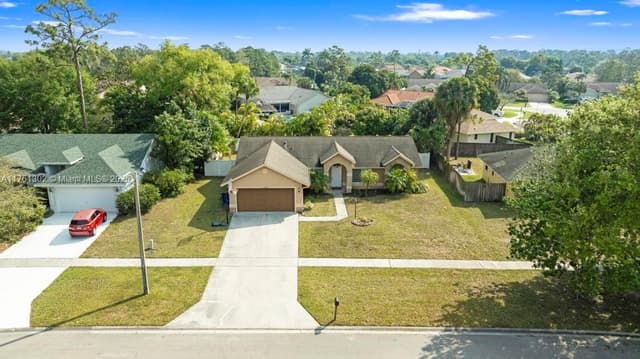 155 Kings Way, Royal Palm Beach FL 33411 - Royal Palm Beach, FL - Photo 5