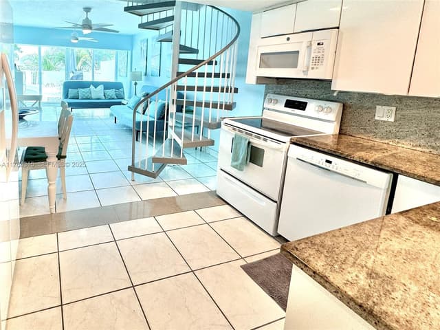 5445 Collins Ave # 11, Miami Beach FL 33140 - Miami Beach, FL - Photo 2