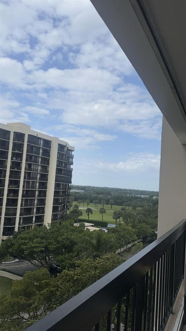 2425 Presidential Way # 705, West Palm Beach FL 33401 - West Palm Beach, FL - Photo 6