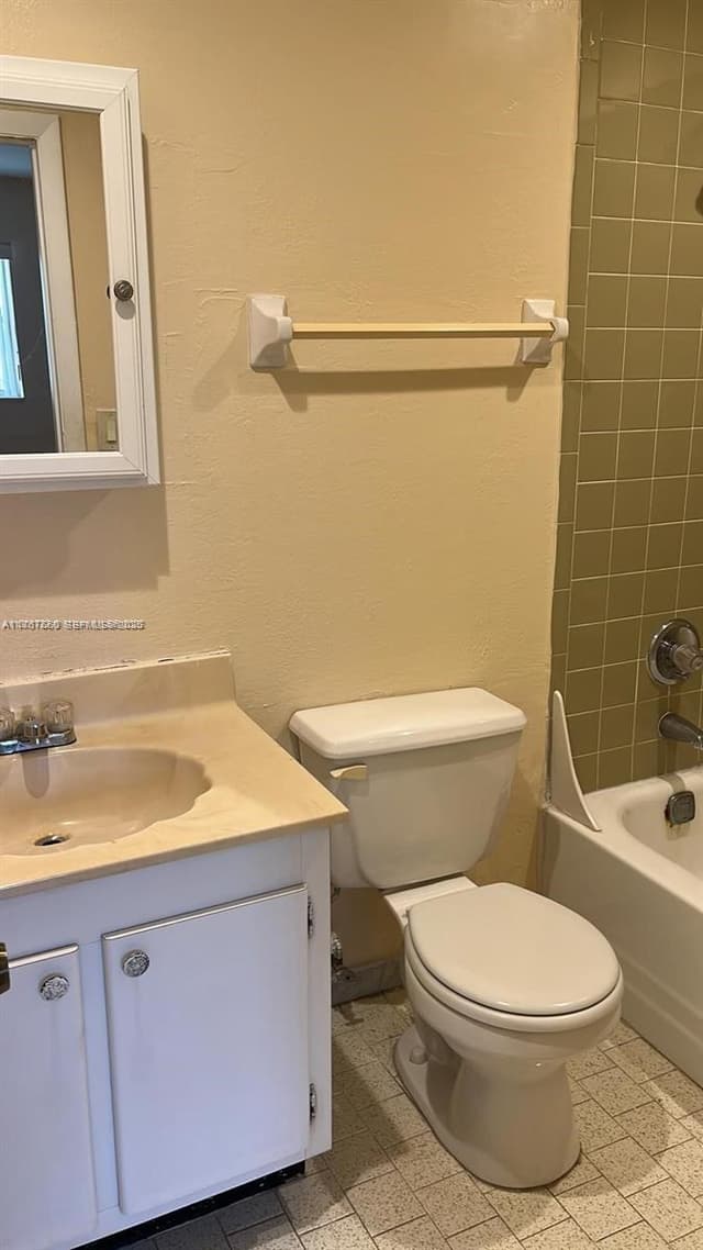 8060 Fairview Dr # 208, Tamarac FL 33321 - Tamarac, FL - Photo 4