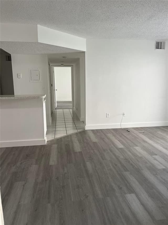 18860 NW 57th Avenue # 106, Hialeah FL 33015 - Hialeah, FL - Photo 3