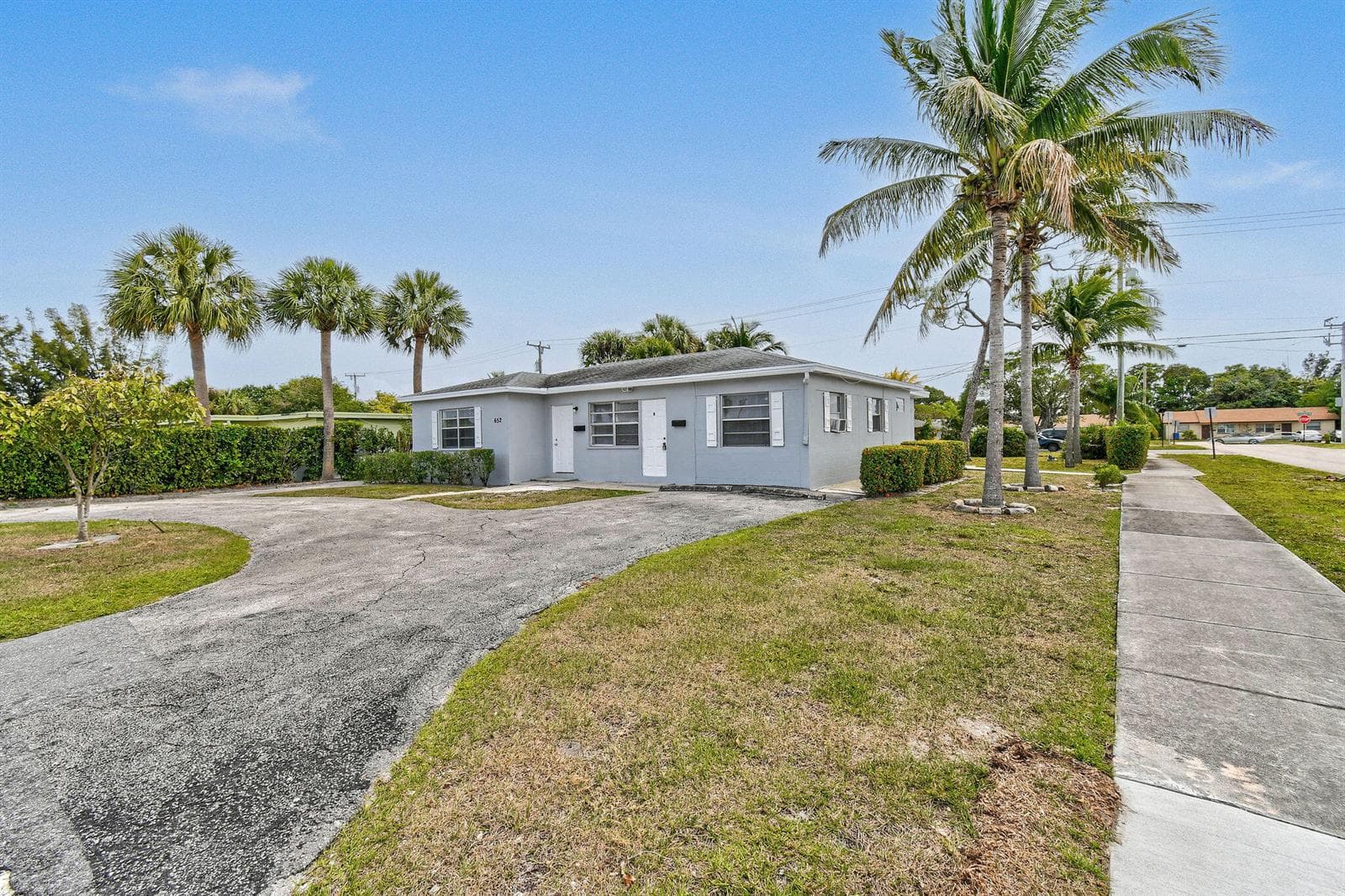 652 Bayberry Drive, Lake Park FL 33403