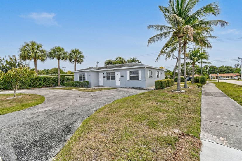 652 Bayberry Drive, Lake Park FL 33403