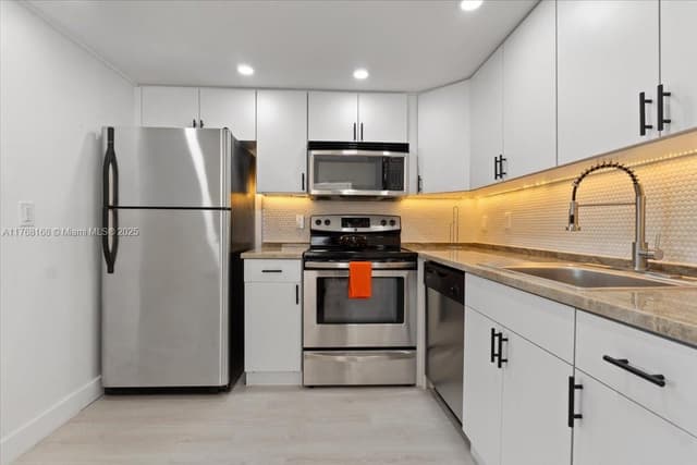 590 Brittany M # 590, Delray Beach FL 33446 - Delray Beach, FL - Photo 5