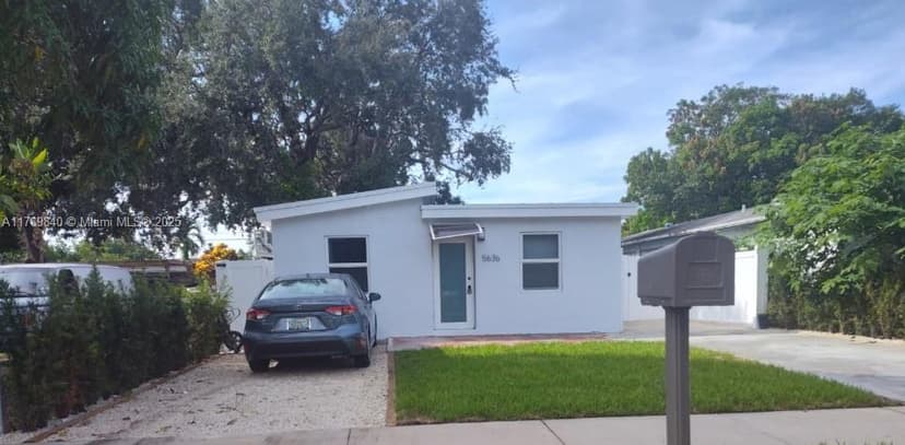 5636 Arthur St, Hollywood FL 33021