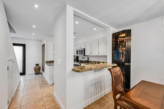 547 NE 7th Avenue # 3a, Fort Lauderdale FL 33301 - Fort Lauderdale, FL - Photo 7