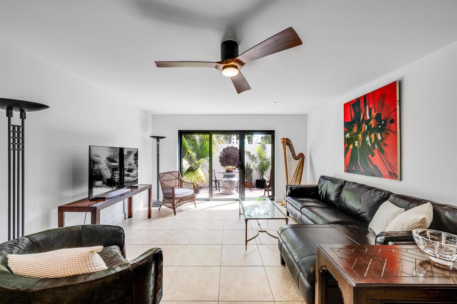 547 NE 7th Avenue # 3a, Fort Lauderdale FL 33301 - Fort Lauderdale, FL - Photo 1