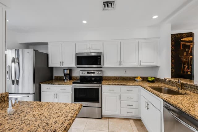 547 NE 7th Avenue # 3a, Fort Lauderdale FL 33301 - Fort Lauderdale, FL - Photo 4