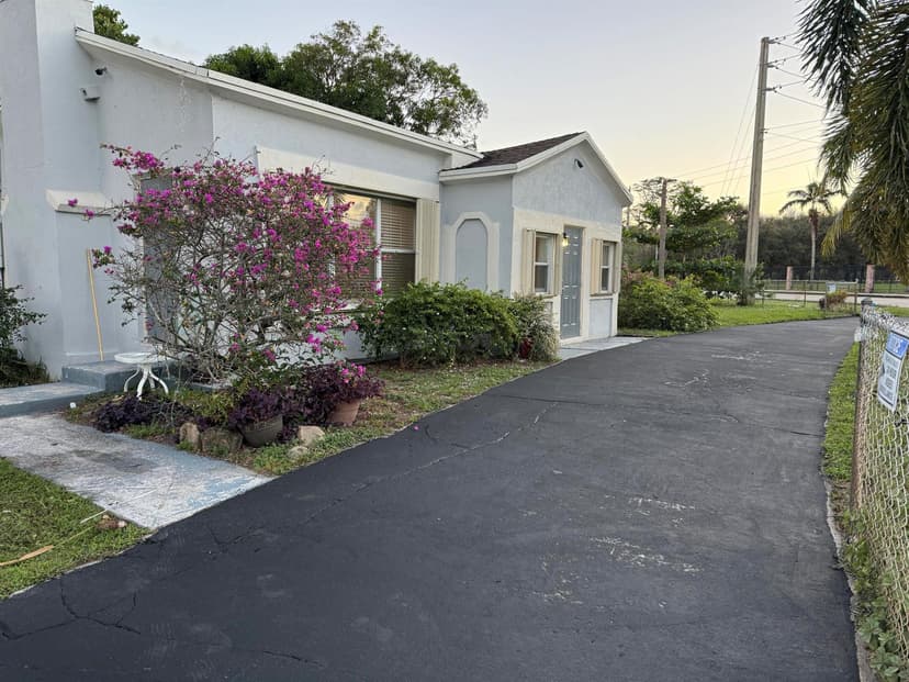 701 SW 8th Avenue, Delray Beach FL 33444