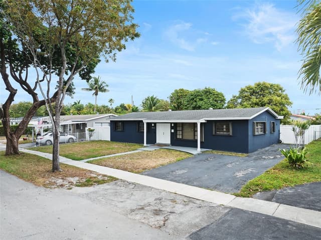 18321 NE 7th Ct, North Miami Beach FL 33179 - North Miami Beach, FL - Photo 4