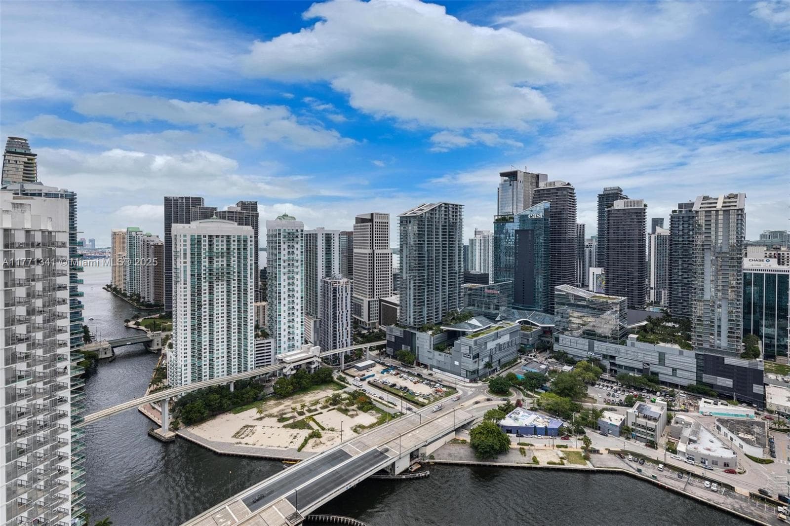 90 SW 3rd St # 4103, Miami FL 33130