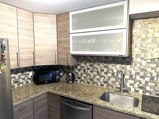 427 Golden Isles Dr # 5G, Hallandale Beach FL 33009 - Hallandale Beach, FL - Photo 6